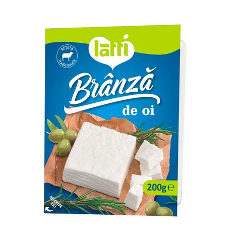 copil fericit mâncând brânză de vaci