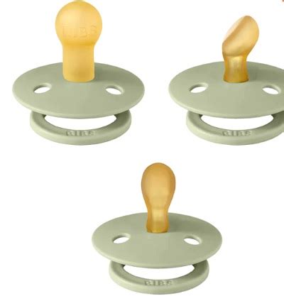 ilustrație cu diferite tipuri de tetine pentru biberon, etichetate cu grupe de vârstă