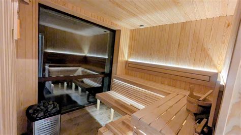 Infografic cu proprietățile sticlei borosilicate și rezistența la temperaturi