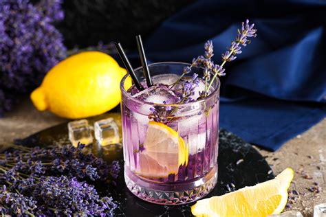 Un pahar cu limonadă proaspătă