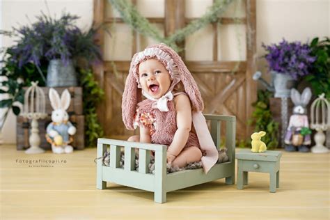 varietate de recuzită și ținute pentru ședințe foto copii