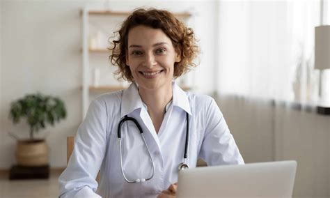 Ilustrație a unui cabinet medical modern, primitor, cu accent pe un spațiu curat și echipat