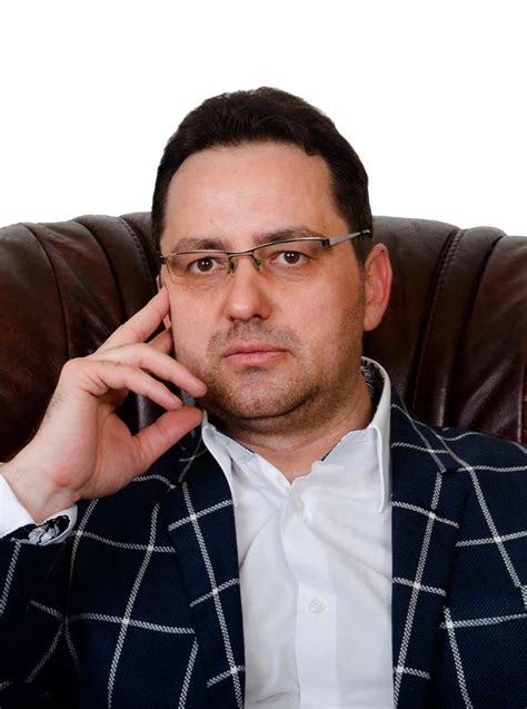 Portretul academicianului Doru Buzducea, decan al Facultății de Sociologie și Asistență Socială