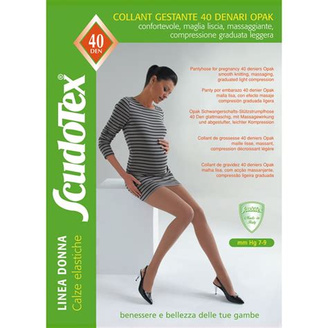 femeie insarcinata purtand ciorapi compresivi