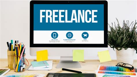 Colaj de imagini reprezentând diverse activități de freelancing: scris, design grafic, fotografie