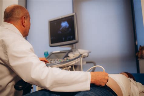 Imagine ecografică ce ilustrează o cantitate redusă de lichid amniotic