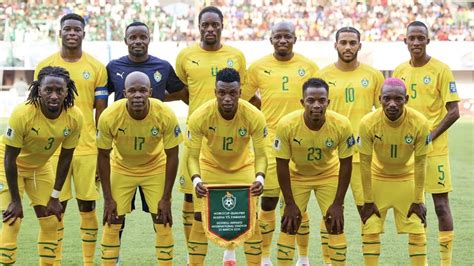 Ilustrație cu o echipă care sărbătorește o victorie