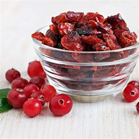 Fructe de merișor proaspete și deshidratate