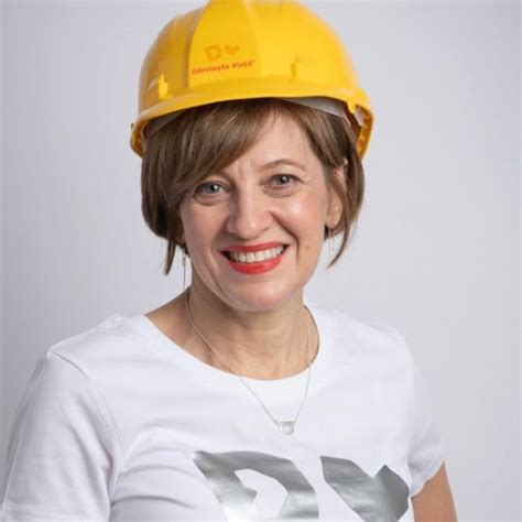 Infografic cu donațiile primite de Asociația Baby Care și destinația fondurilor (incubatoare, aparate de respirație, masă de resuscitare).