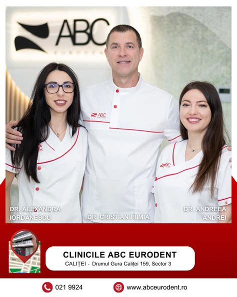 Fotografie cu o echipă de medici pediatri zâmbind, într-un mediu prietenos