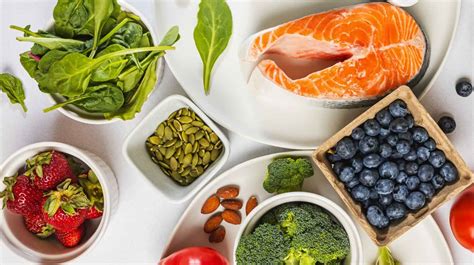 ilustrație cu alimente bogate în nutrienți pentru fertilitate