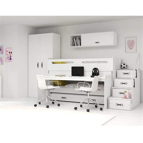 Ilustrație a unei camere de copii cu pat supraetajat și spațiu de lucru dedesubt