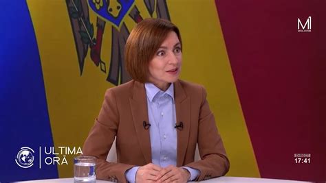 Nadia Ciurlin în timpul unei emisiuni televizate