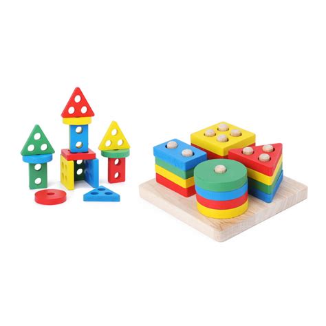 Montaj foto cu diverse jucării recomandate pentru copiii de 1 an, inclusiv cuburi, puzzle-uri și mingi