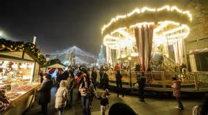 o femeie blonda intr-un taxi, sugerand o scena de sex