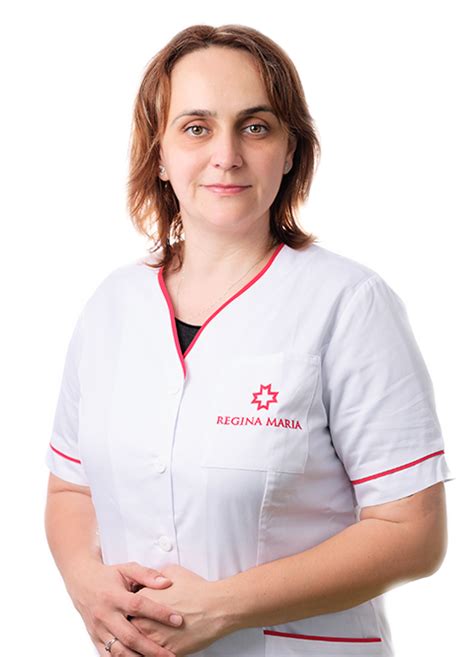 Fotografie profesională a Dr. Oana Iordache, zâmbitoare și prietenoasă