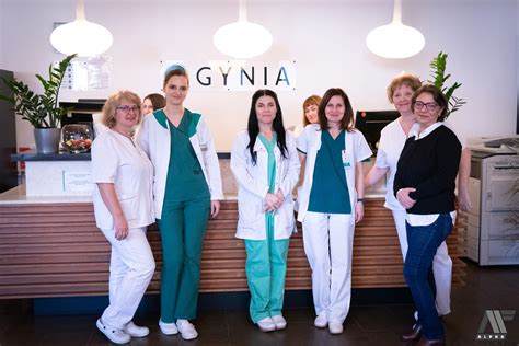 Fotografie cu o mamă și nou-născutul în salonul clinicii Gynia