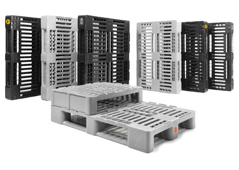 Exemple de paleți din plastic de diferite tipuri și culori