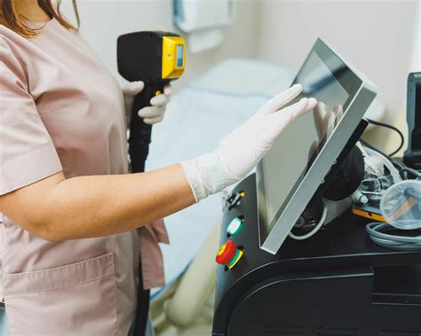 Infografic explicativ despre importanța ecografiei mamare cu elastografie