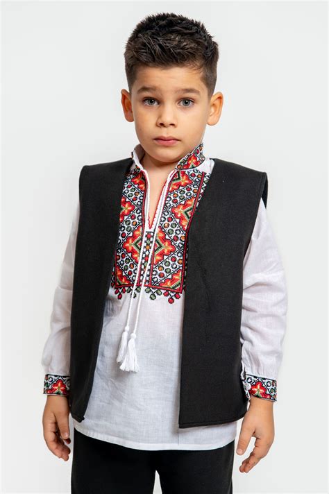 Set tradițional complet pentru băiețel, cu vestă brodată, ie și clop