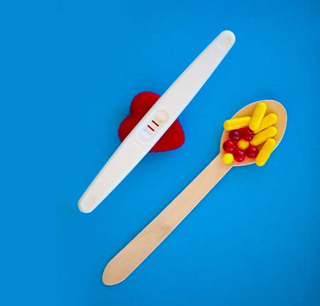 Infografic cu pașii de pregătire pentru avortul medicamentos.