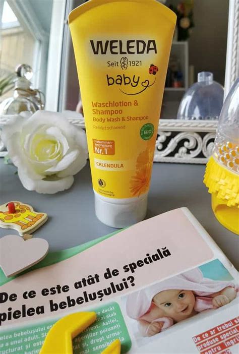 Infografic cu ingrediente naturale recomandate pentru produsele de baie ale bebelușilor.