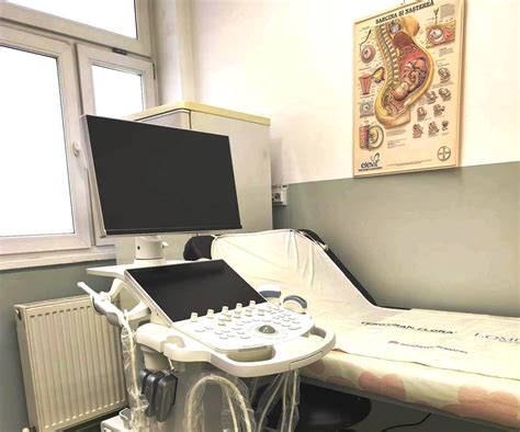 Cabinet medical modern cu echipamente de ginecologie de ultimă generație