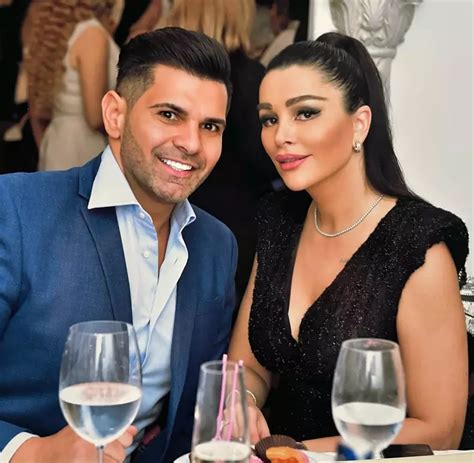 Brigitte Sfăt și Florin Pastramă zâmbind împreună, sugerând fericirea lor recentă.