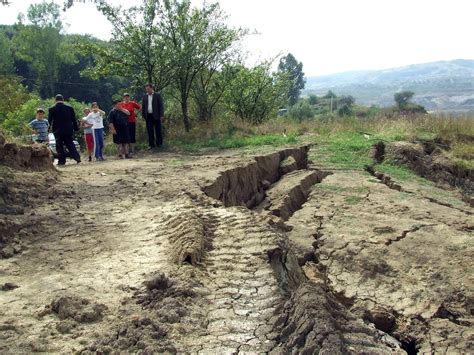 Hartă a zonelor afectate de eroziunea solului