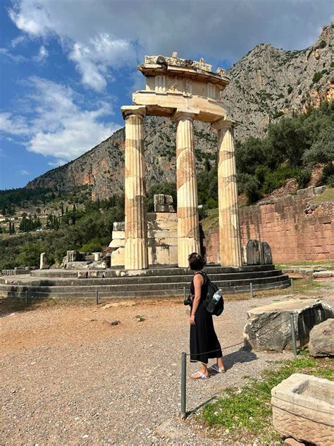 Fotografie cu situl arheologic din Delphi