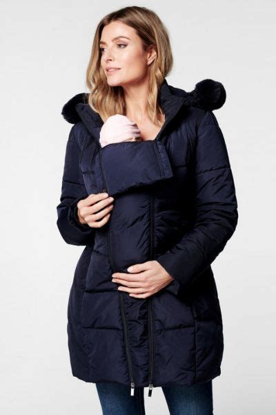 Ilustrație cu diverse modele de geci pentru gravide, evidențiind șnururile de ajustare și panourile detașabile.