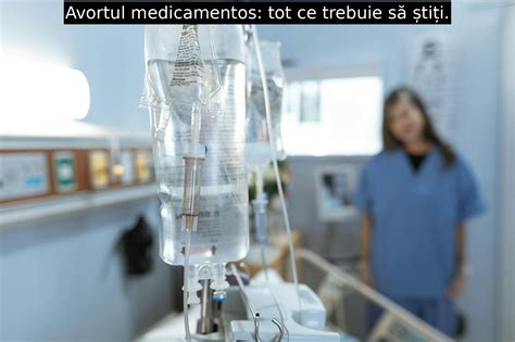 Infografic comparativ între avortul medicamentos și avortul chirurgical, evidențiind avantajele și dezavantajele fiecăruia.