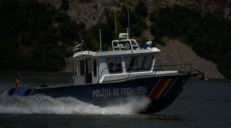 Ilustrație: o femeie însărcinată cu o umbră de tristețe deasupra capului, contrastând cu elemente luminoase