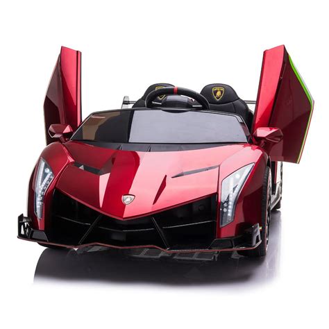 Ilustrație cu diverse tipuri de vehicule pentru copii: mașinuță electrică, tricicletă, trotinetă, ATV.