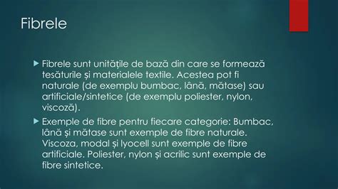 Ilustrație comparativă a fibrelor naturale (bumbac, lână) și a celor sintetice, evidențiind beneficiile celor naturale pentru pielea sensibilă.