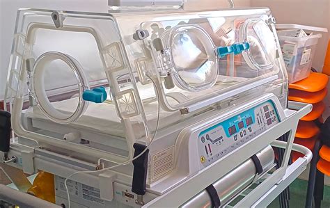 Incubator performant pentru îngrijirea nou-născuților