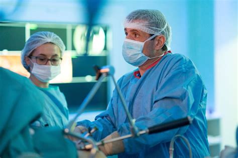 ilustrație medicală care prezintă o sarcină ectopică