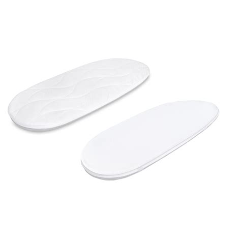 o saltea pentru landou Kiddo Sensillo cu un model matlasat, din fibre de cocos, cu dimensiuni de 75x35x2 cm