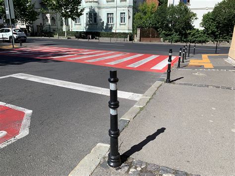 Ilustrație cu elemente de siguranță rutieră și curățenie urbană în Germania