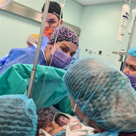 Studenți la practică în Maternitatea Bega