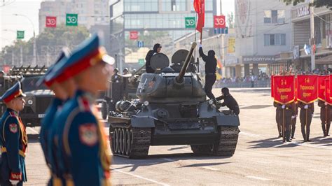 ilustrație cu bebeluș care plânge din cauza gazelor