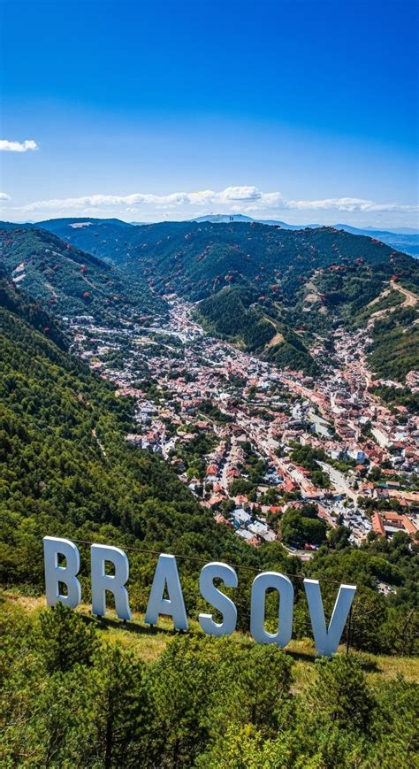 Infografic cu harta Focșanilor și traseele autobuzelor care ajung la Clinica Materna, cu opririle principale marcate.