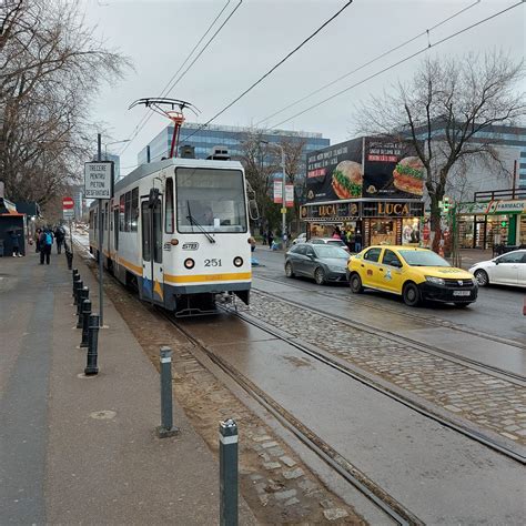 Tramvai pe o linie din București
