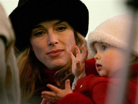 Colaj foto cu vedete internaționale care au devenit mame după 40 de ani: Madonna, Halle Berry, Salma Hayek, Nicole Kidman.