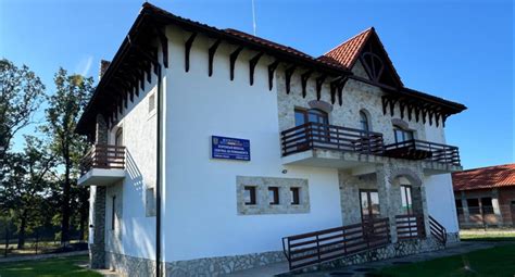 O fotografie a noului dispensar medical din Băbana, construit prin voluntariat.