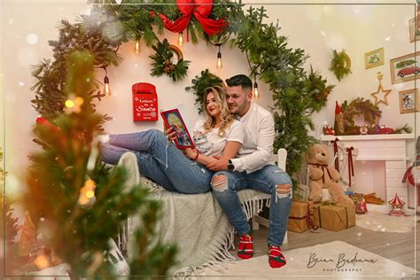 fotograf spaniol cu un prieten care imita o sedinta foto de gravida