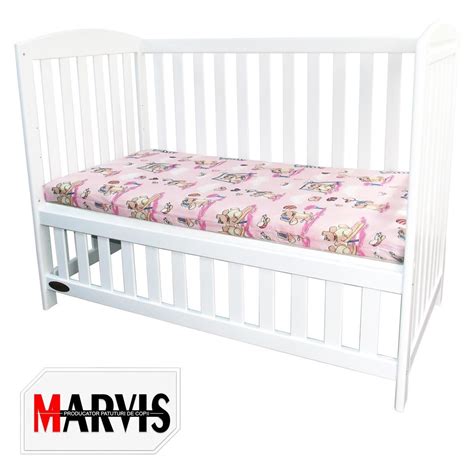 Schema cu diferite tipuri de saltele pentru patuturi de copii, cu accent pe materialele si proprietatile acestora.