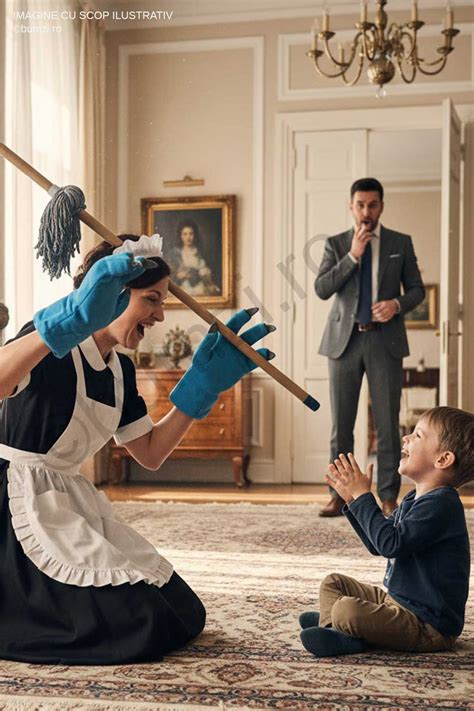 Ilustrație cu un pediatru examinând un copil zâmbitor, într-un cabinet medical modern și primitor.