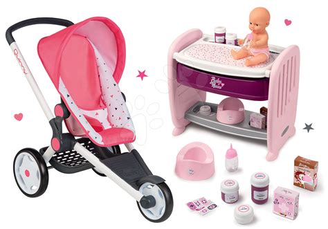 Colecție de accesorii pentru păpuși, inclusiv cărucioare și hăinuțe