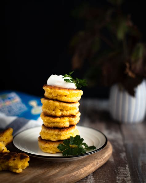 pancakes sărate gata prăjite pe o farfurie